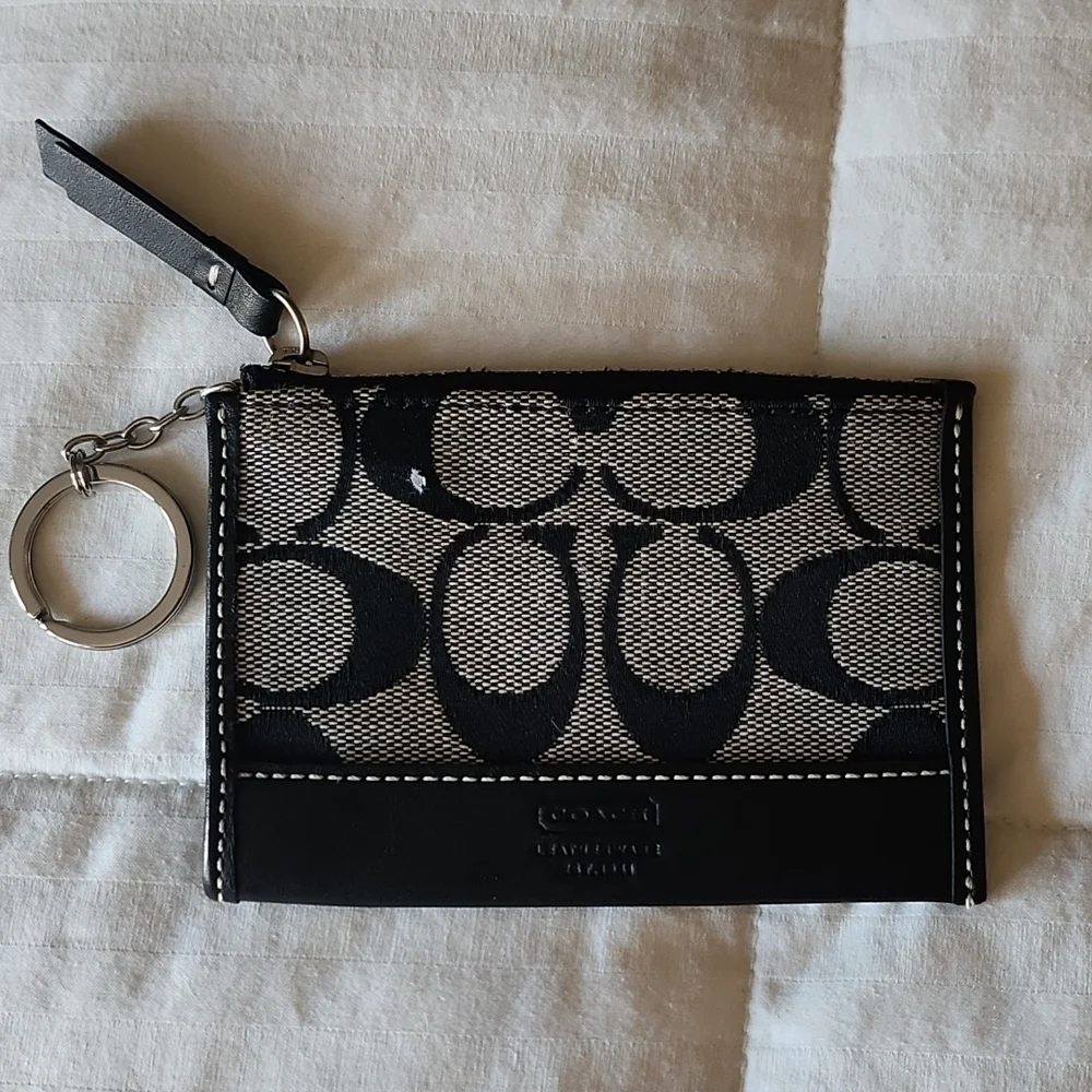 Coach Wristlet Coin - Picture 2 of 6